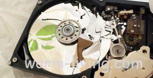 プラッタを粉々に破壊したHDD