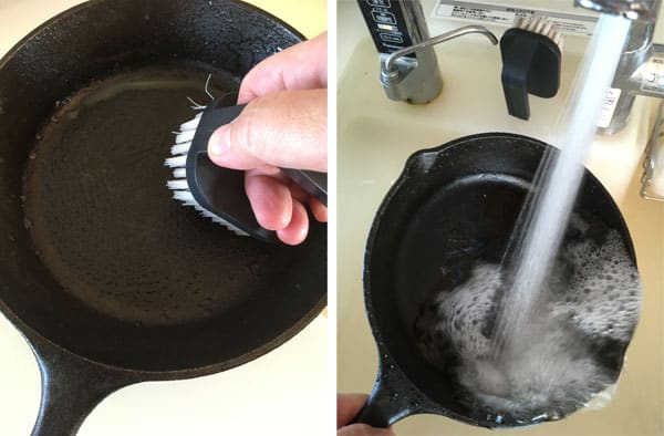 鉄フライパンを水洗いしている状況